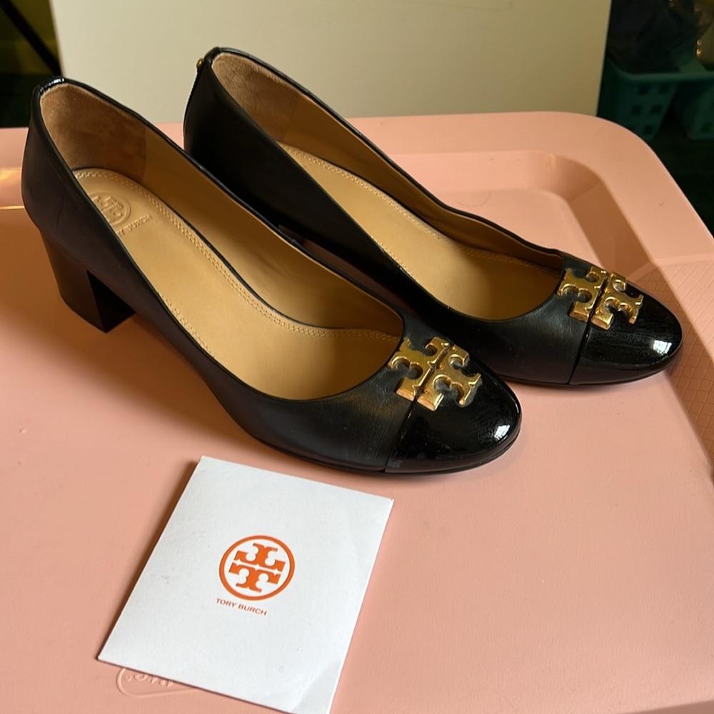 Authentic Tory Burch Logo heels